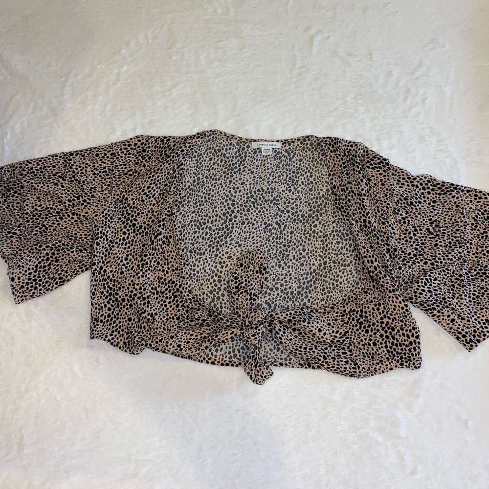 American Eagle cropped tie-front blouse